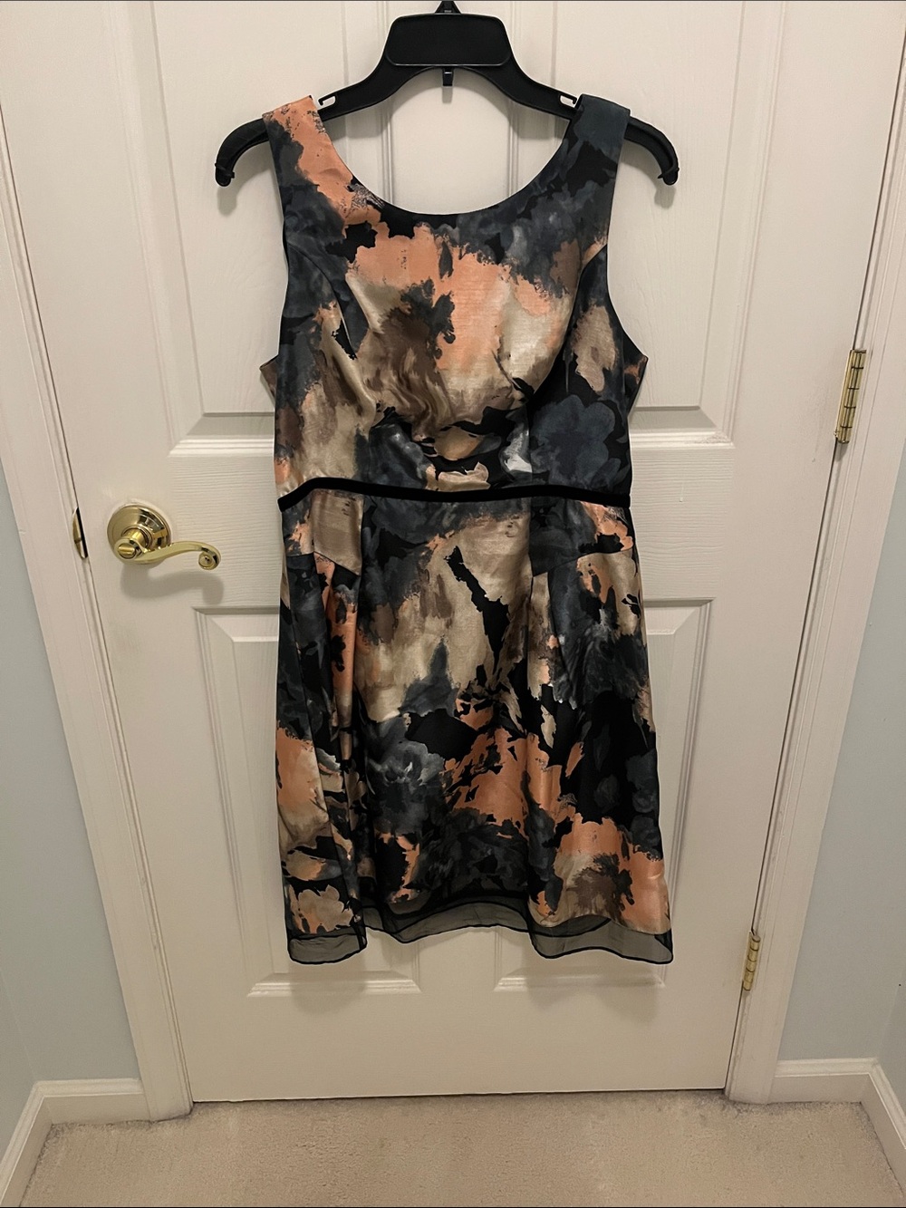 Donna Ricco Sleeveless Abstract Floral Dress in Black and Peach